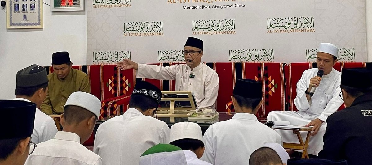 Majlis pengajian kitab bersama asatizah PMNI